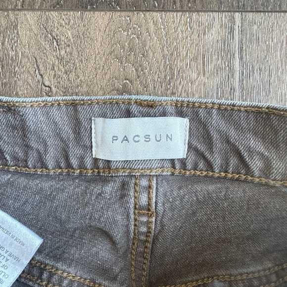 Pacsun Flare Jeans, brown in color. High rise bootcut, women’s size 26. - Picture 4 of 8
